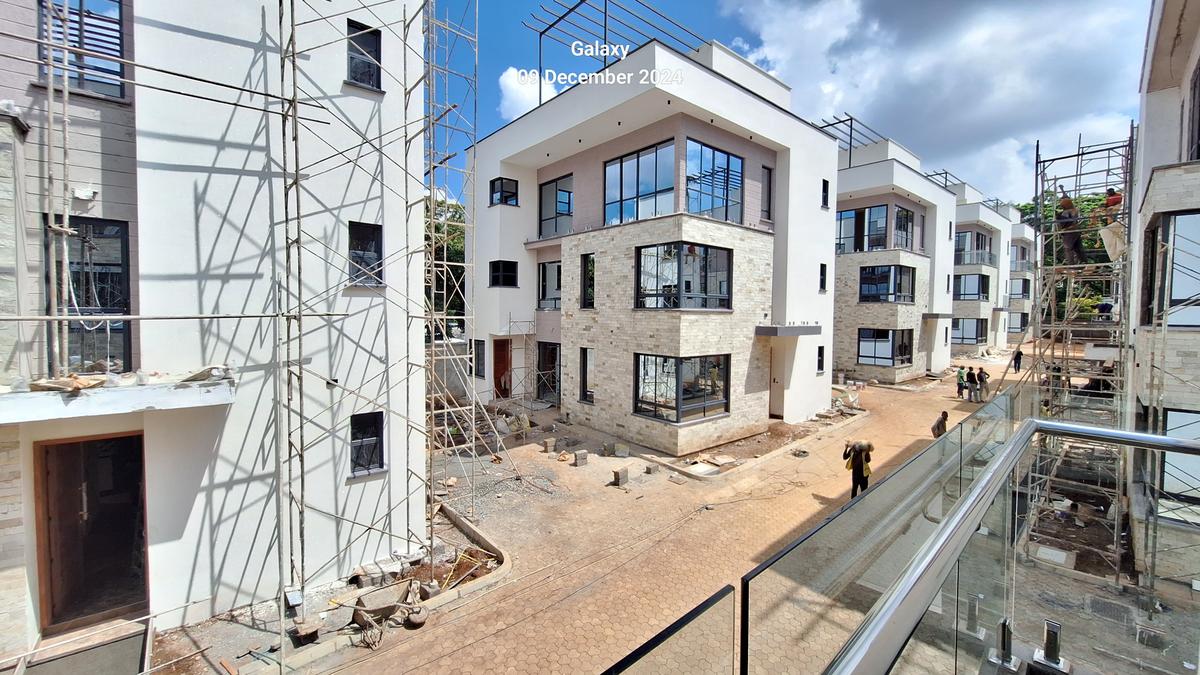 4 Bed Townhouse with En Suite at Near Lavington Mall - 10