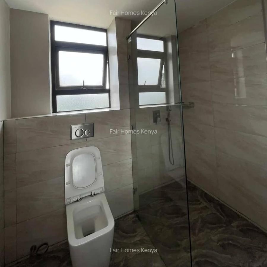 4 Bed Apartment with En Suite at Riverside Drive - 19