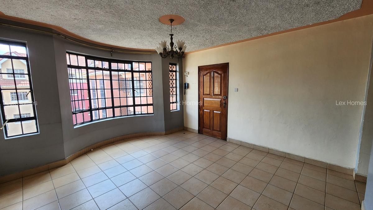 3 Bed Apartment with En Suite at - 2
