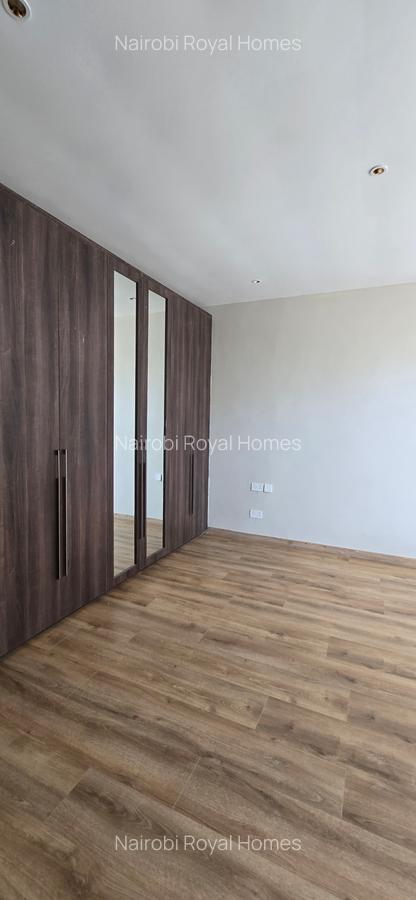 5 Bed Townhouse with En Suite at Lavington - 19