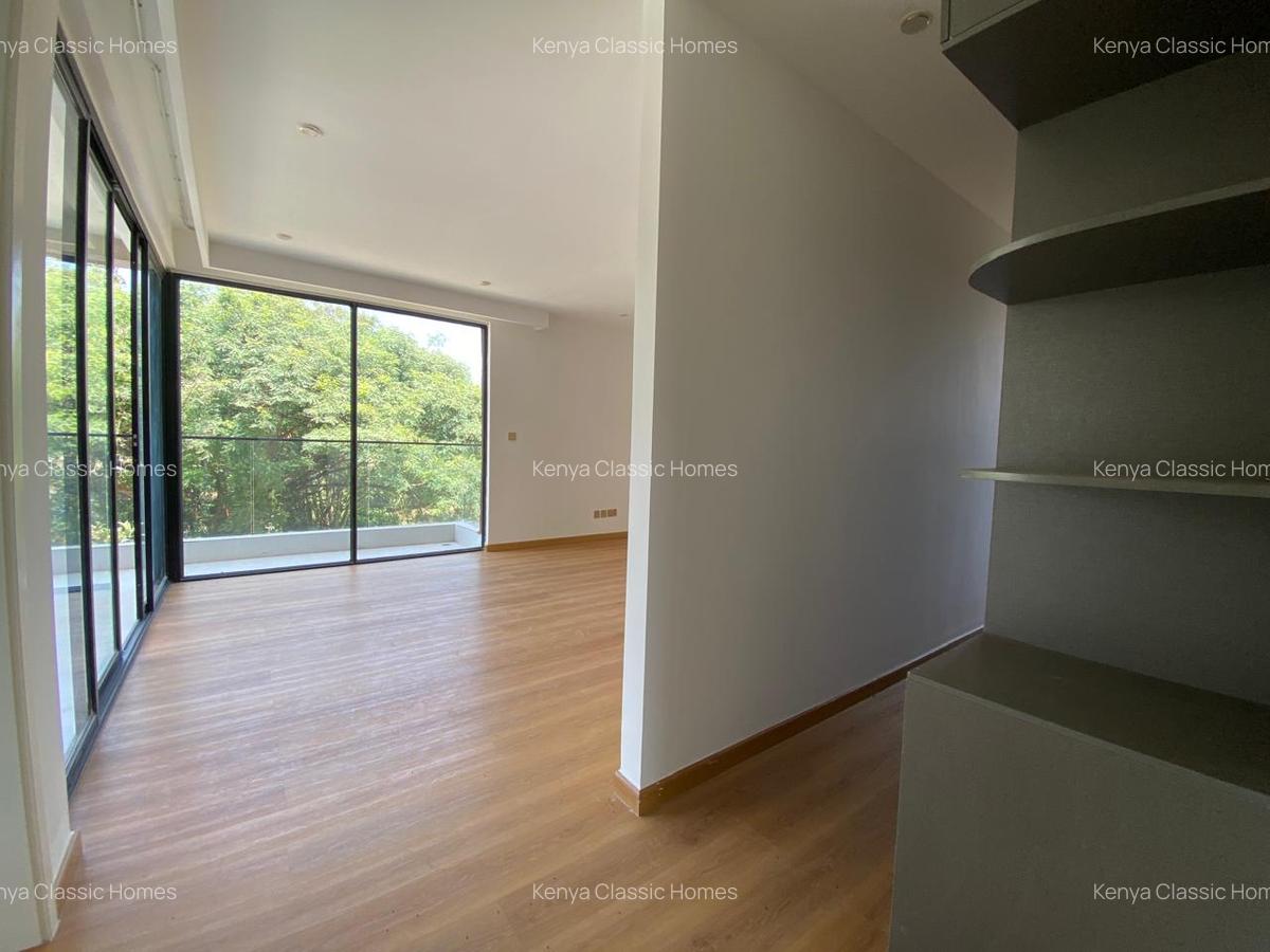 5 Bed Villa with En Suite at Lavington - 6