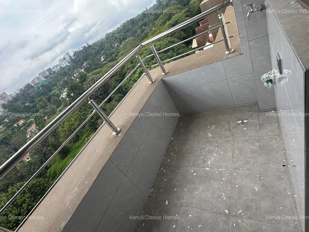 3 Bed Apartment with En Suite at Riverside - 6