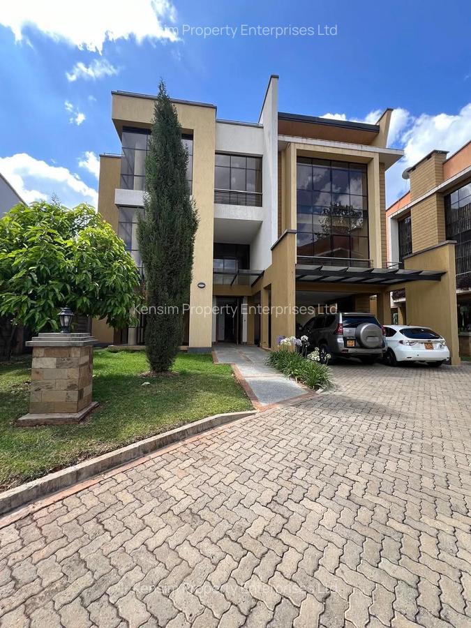 5 Bed Townhouse with En Suite in Lavington - 2
