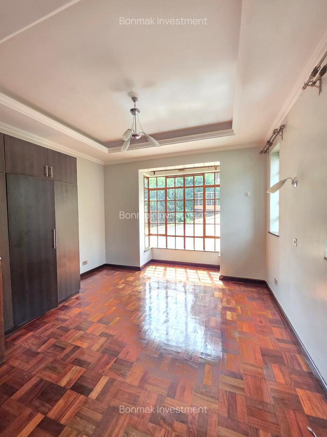 4 Bed Townhouse with En Suite at Rossylin Lone Tree - 14