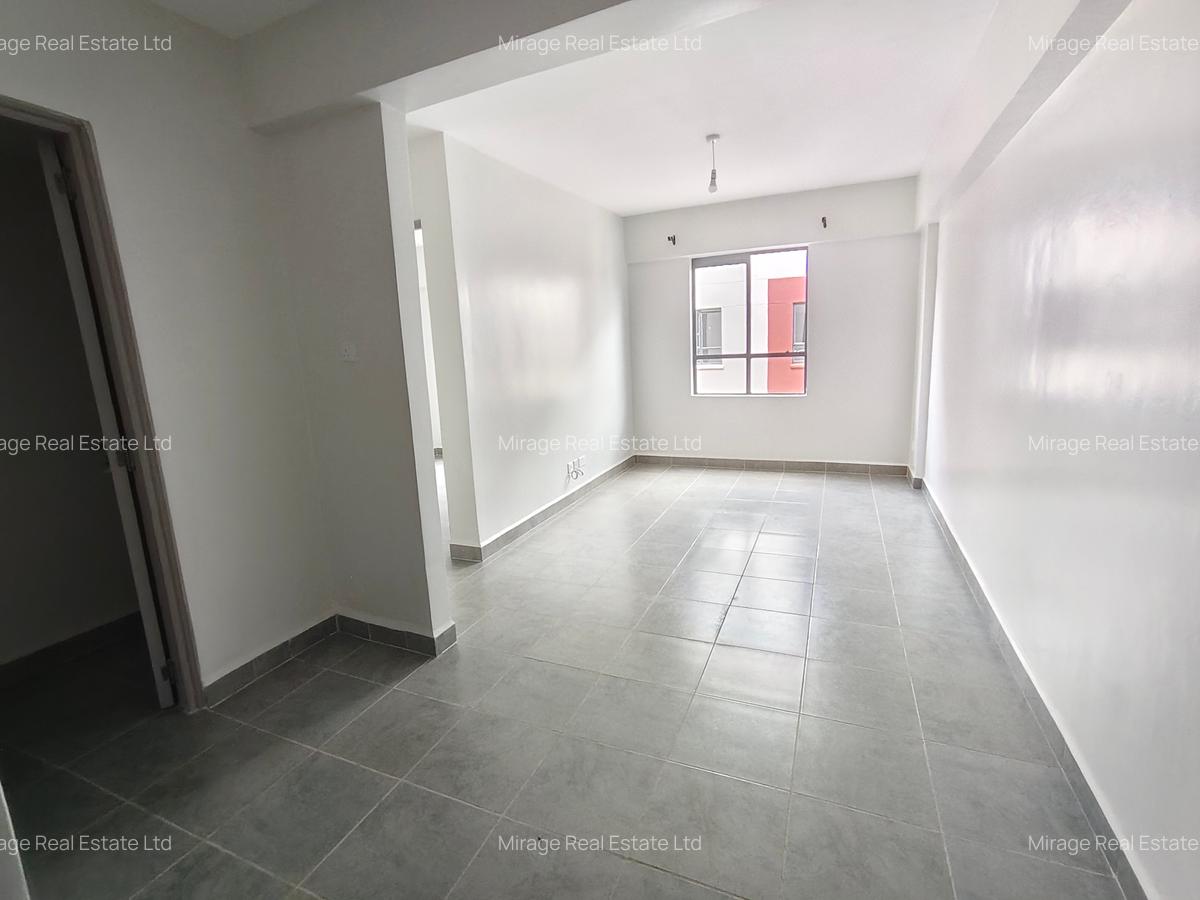 1 Bed Apartment with Swimming Pool in Garden Estate - 9