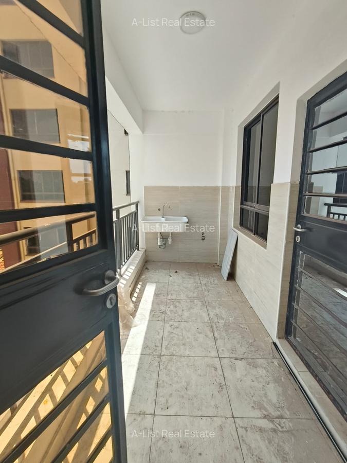 3 Bed Apartment with En Suite at Hatheru Road - 8