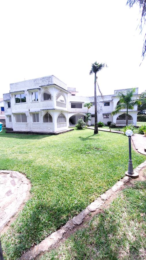 Serviced 2 Bed Apartment with Swimming Pool at Mtwapa Rd - 8