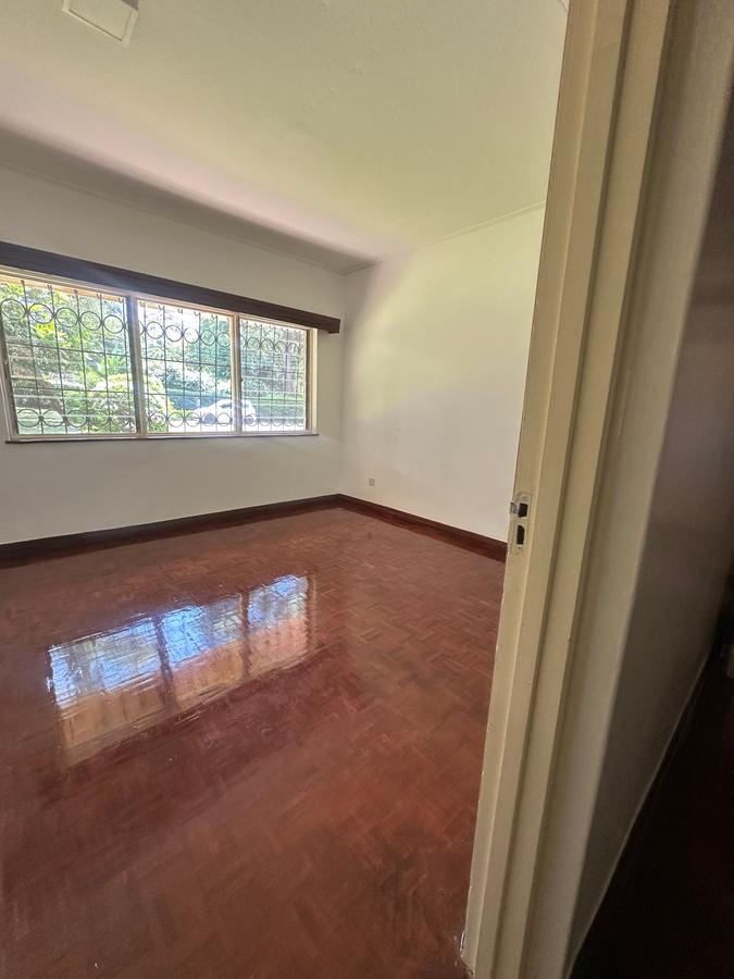 4 Bed Villa with En Suite in Runda - 12