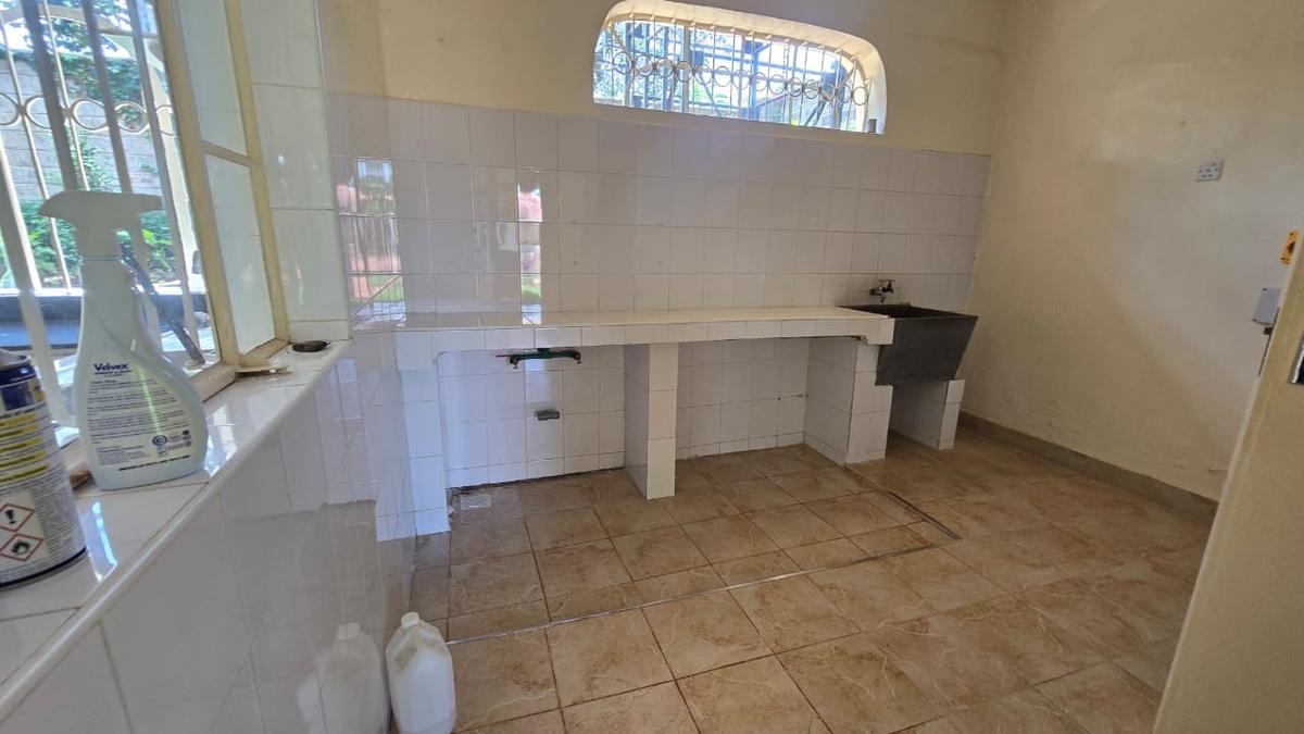 4 Bed House with En Suite in Gigiri - 13