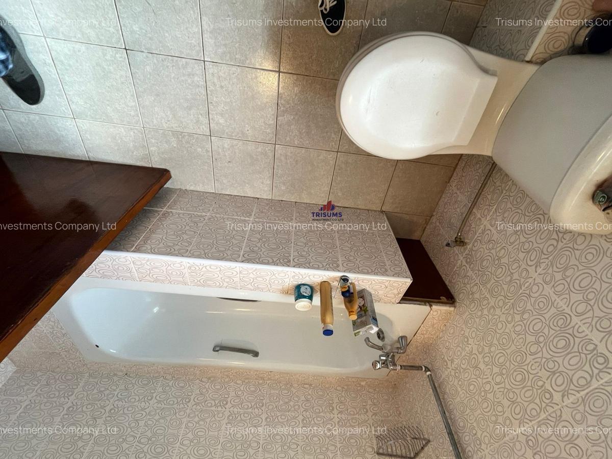 4 Bed House with En Suite in Runda - 14