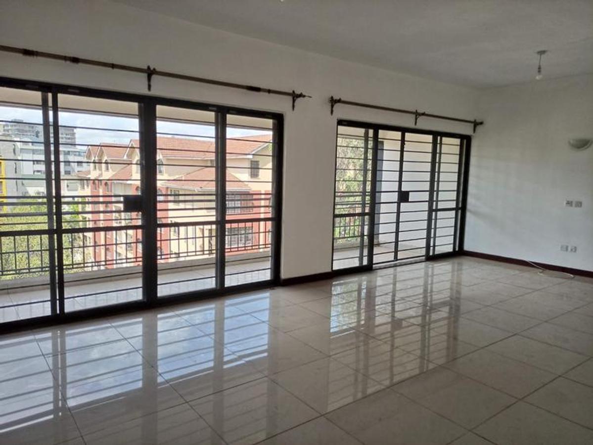 3 Bed Apartment with En Suite at Rhapta Rd