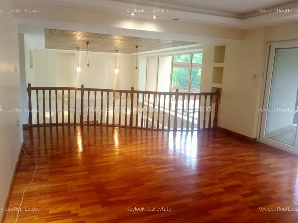5 Bed Townhouse with En Suite at Lavington Green - 5
