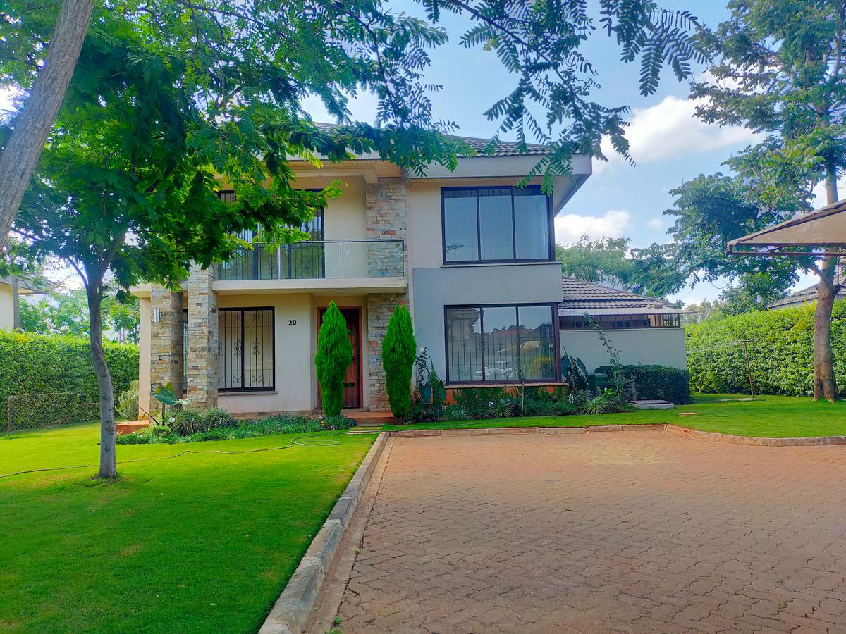 4 Bed House with En Suite in Garden Estate - 18