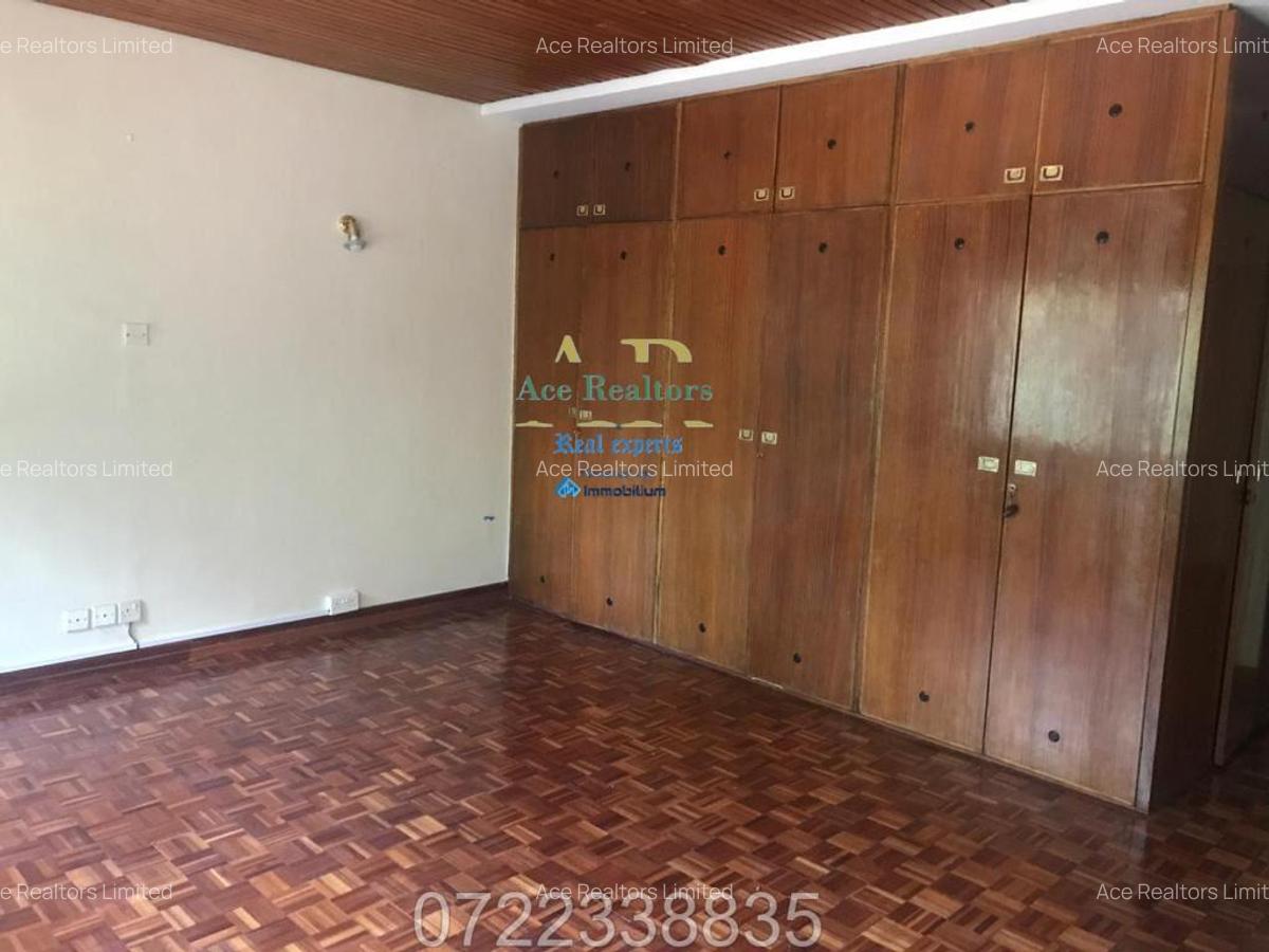 5 Bed Townhouse with En Suite at Rhapta Road - 11