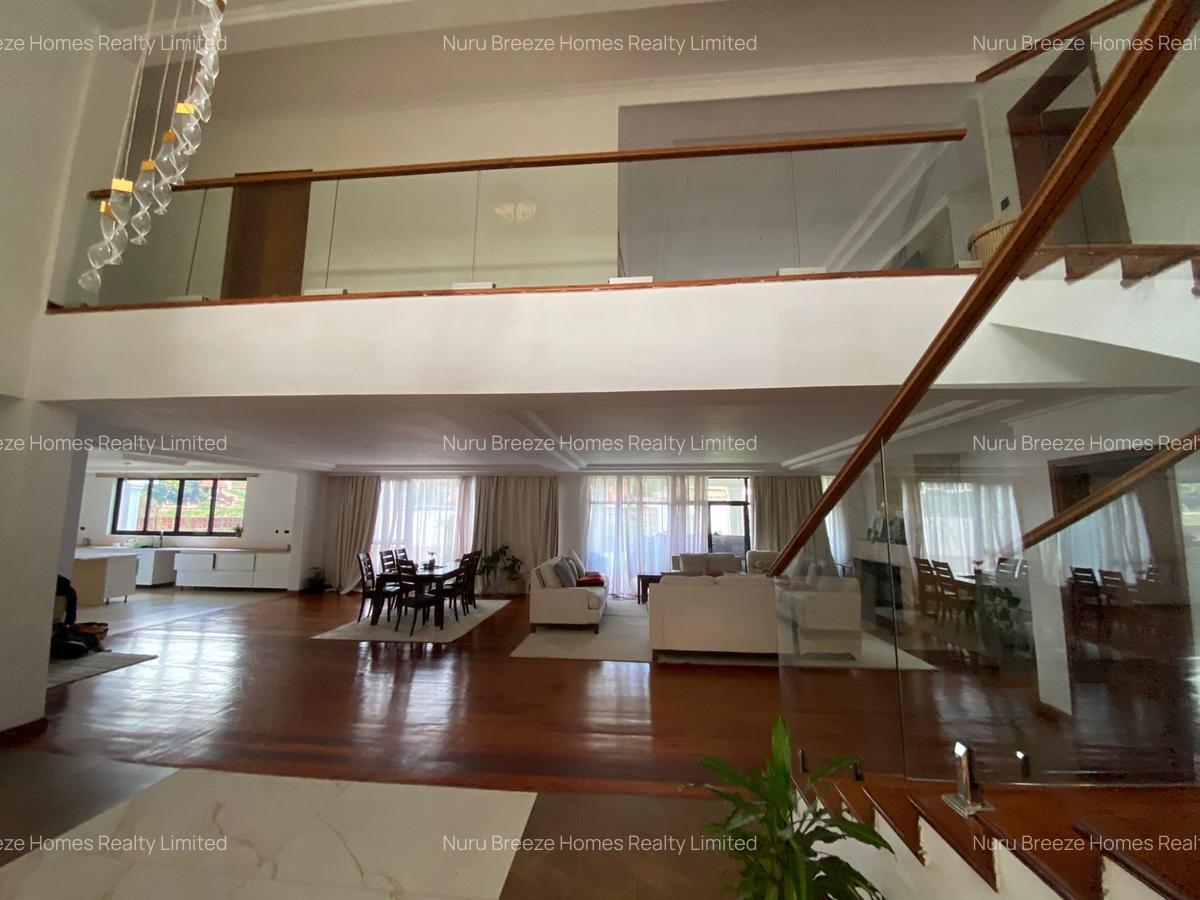 5 Bed House with En Suite in Runda - 2