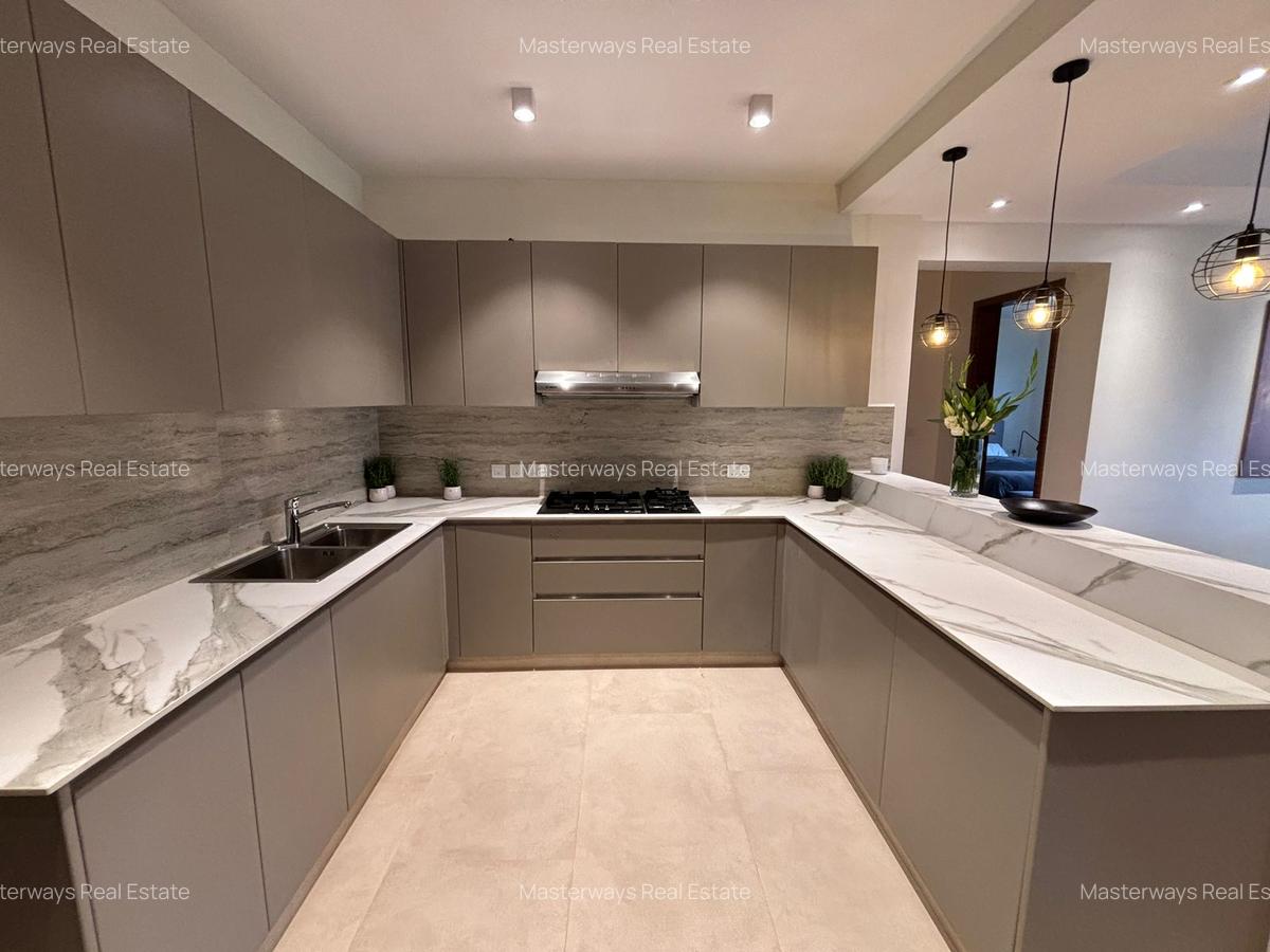 3 Bed Apartment with En Suite in Riverside - 8