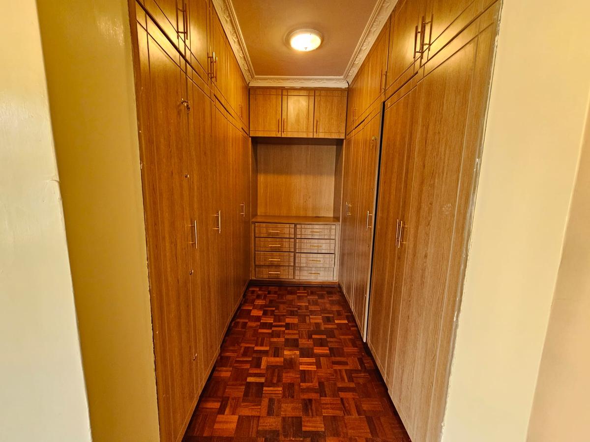 5 Bed Townhouse with En Suite in Lavington - 15