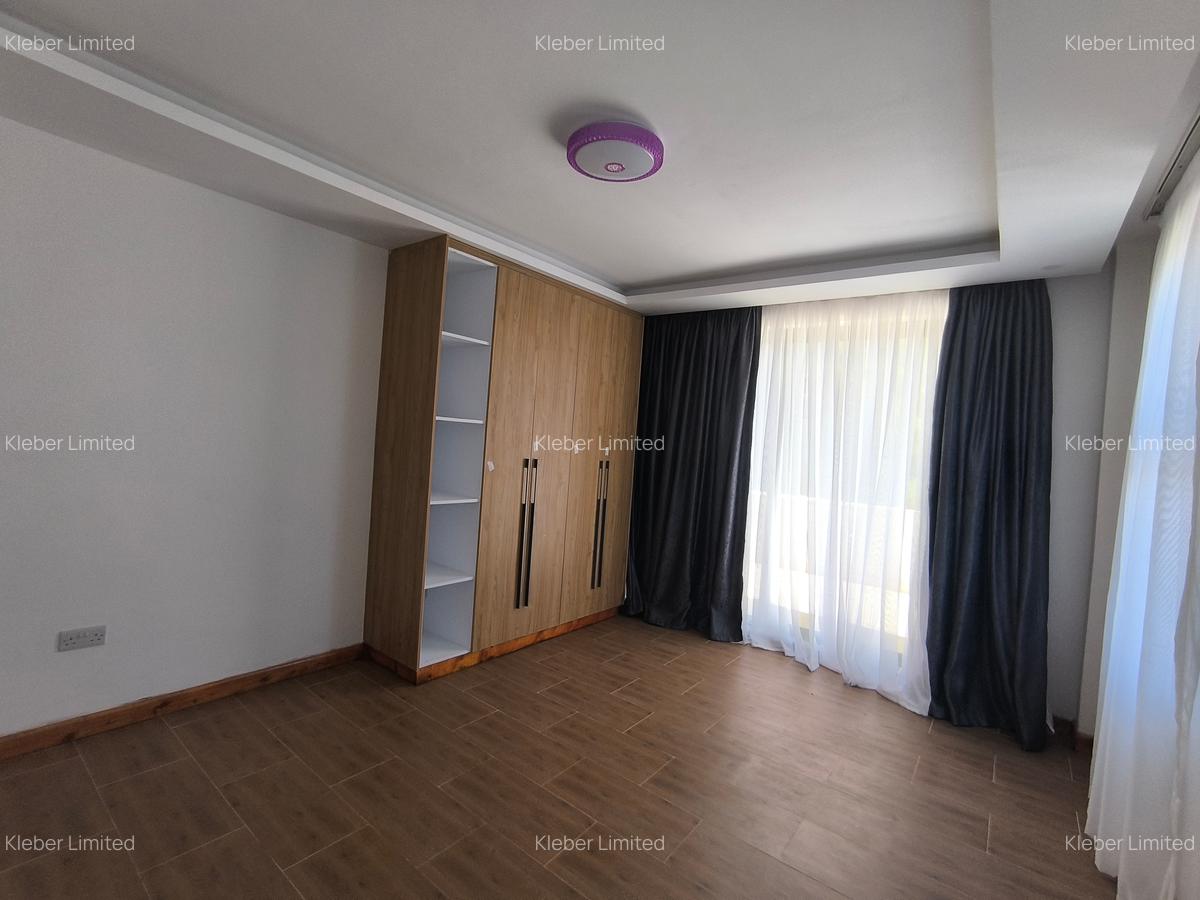 4 Bed Townhouse with En Suite at Kenyatta Road - 14