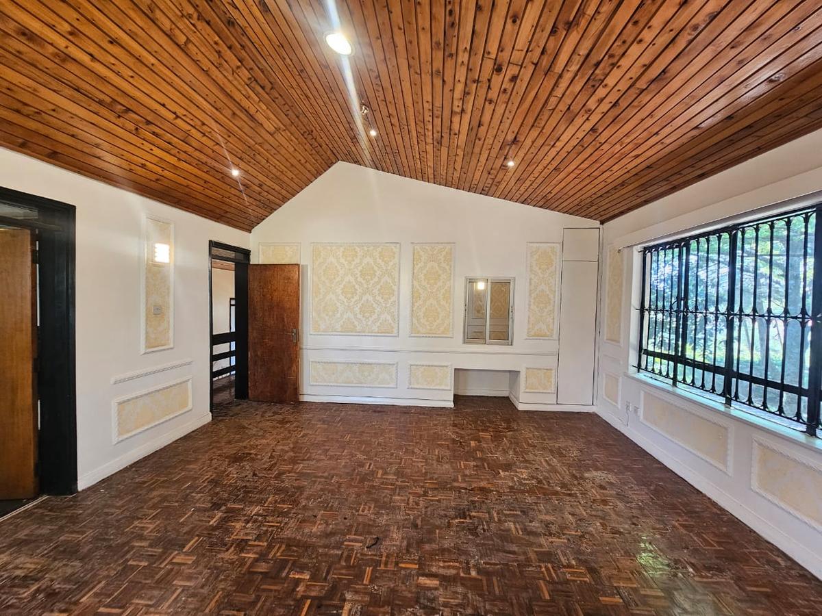 4 Bed House with En Suite in Runda - 9
