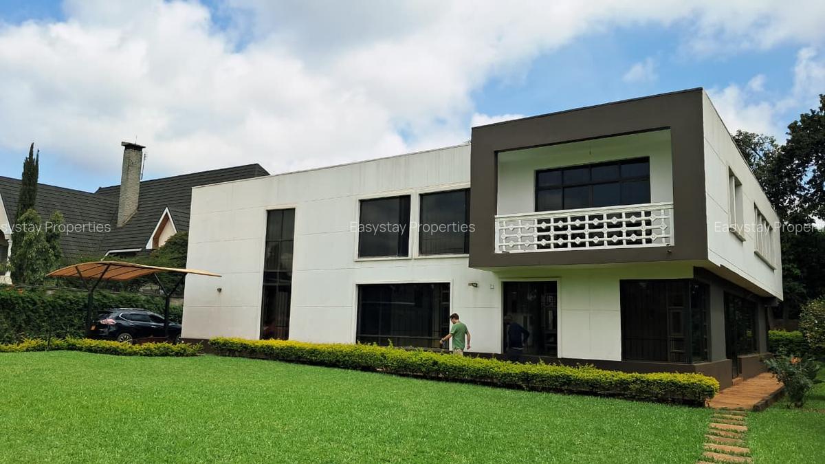 5 Bed House with En Suite in Runda - 1