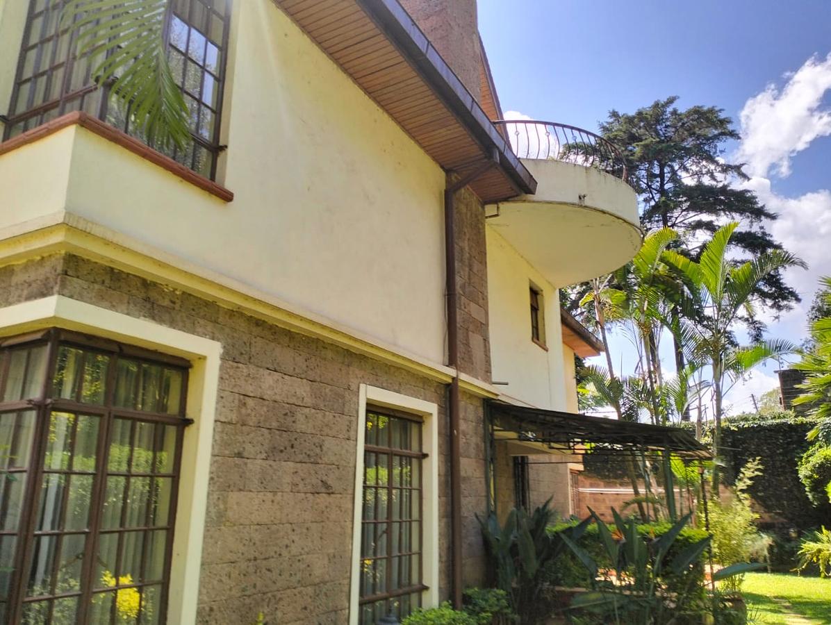 5 Bed Townhouse with En Suite at Lavington - 8