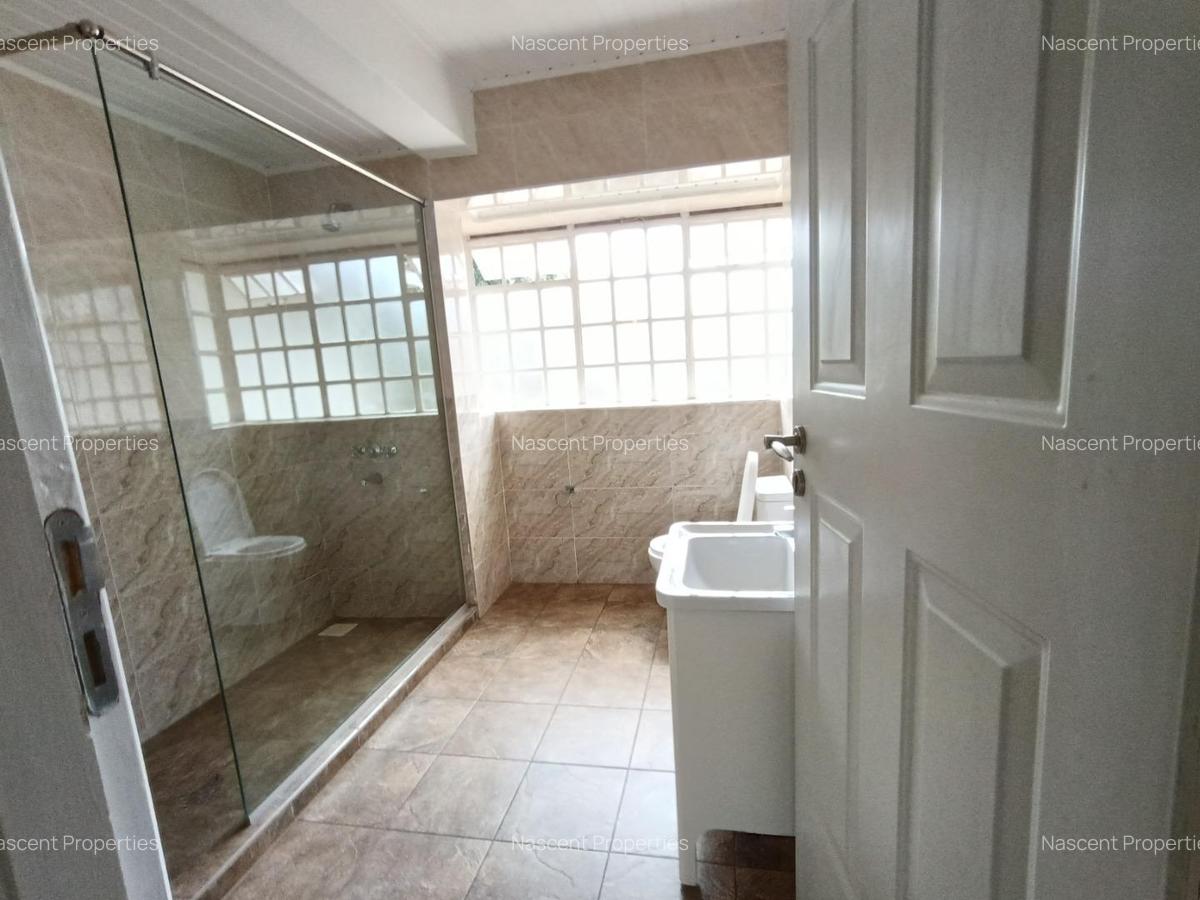 4 Bed House with En Suite in Gigiri - 12