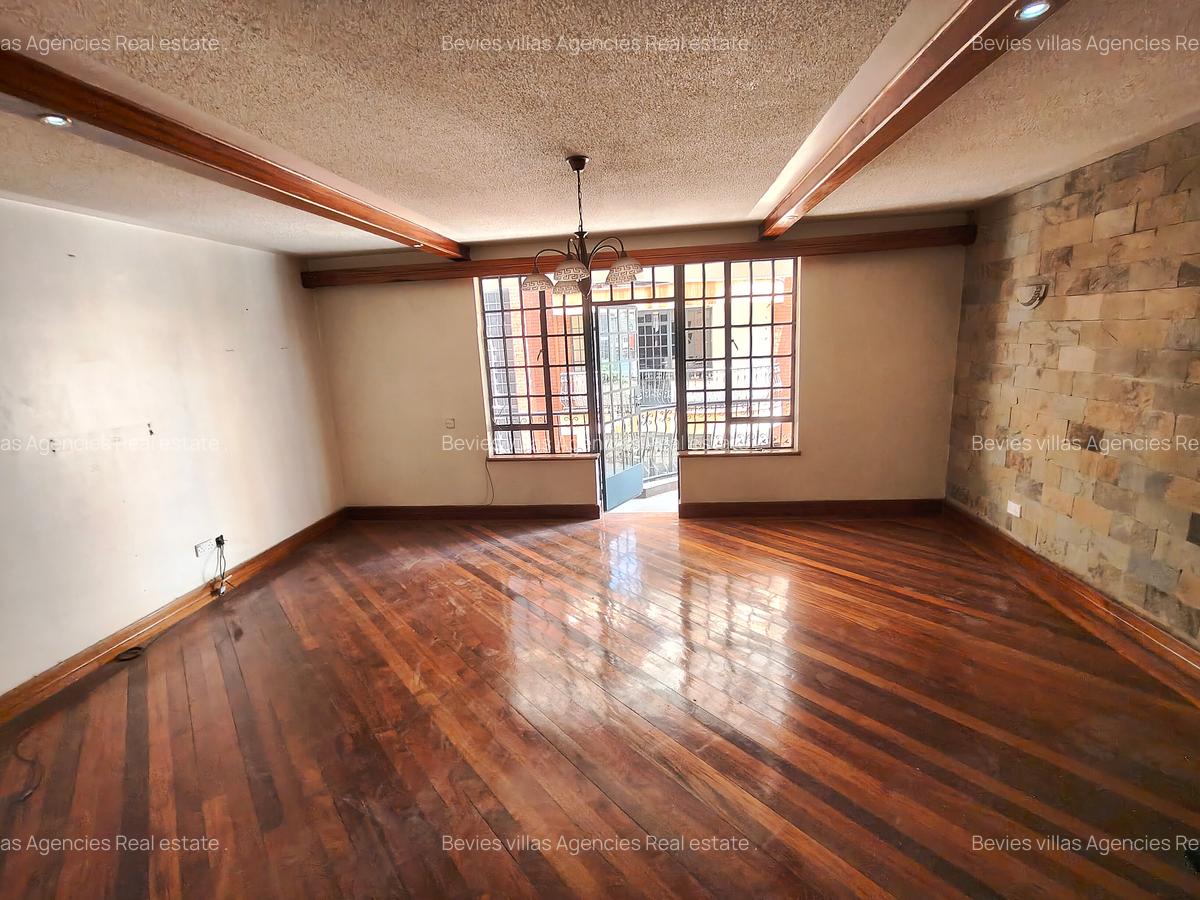 3 Bed Apartment with En Suite at Parklands - 8