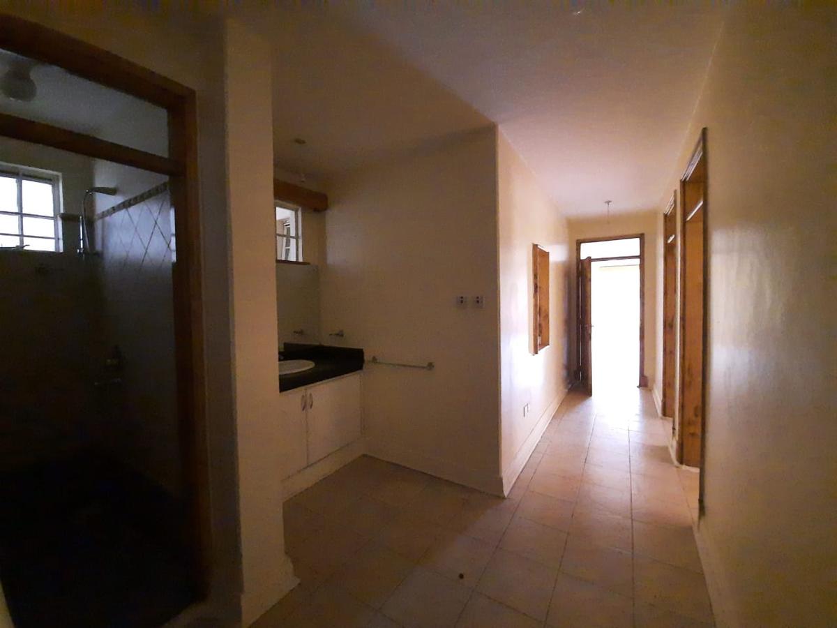 Serviced 3 Bed Apartment with En Suite in Kilimani - 4