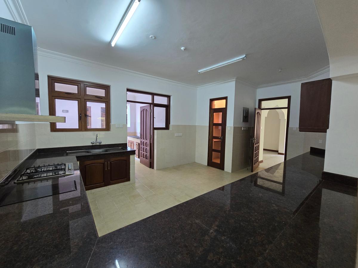 4 Bed Townhouse with En Suite in Nyali Area - 6