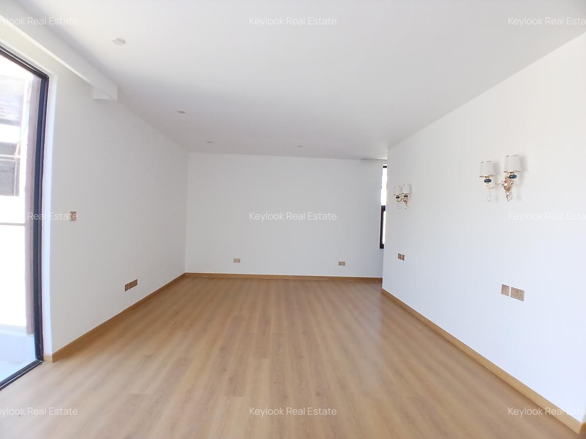 5 Bed Townhouse with En Suite at Lavington Green - 12