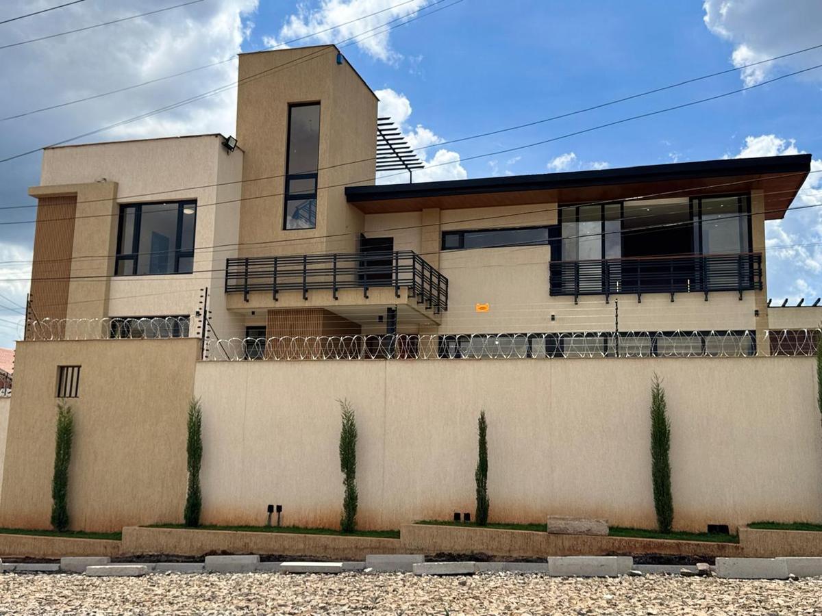 4 Bed Townhouse with En Suite at Membley Estate - 6