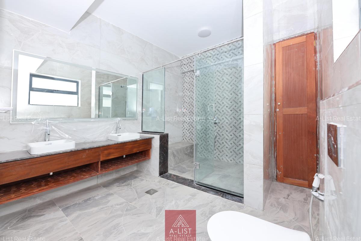 3 Bed Apartment with En Suite at Nyando Road - 13