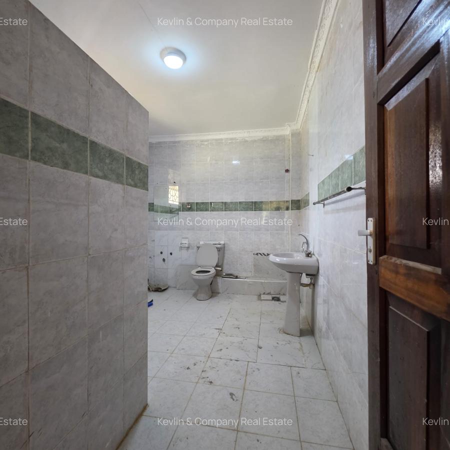 5 Bed Villa with En Suite in Kahawa Sukari - 12