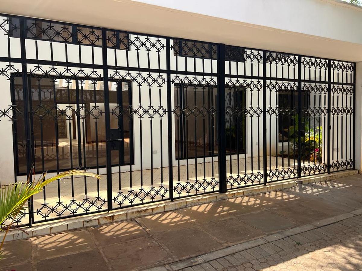 Commercial Property with Service Charge Included in Lavington - 4