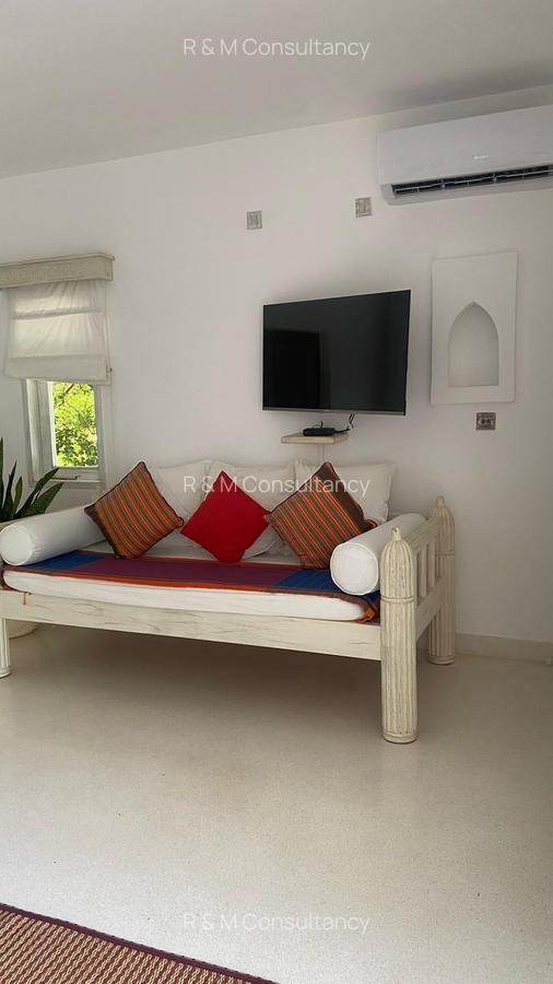 3 Bed Villa with En Suite in Watamu - 18