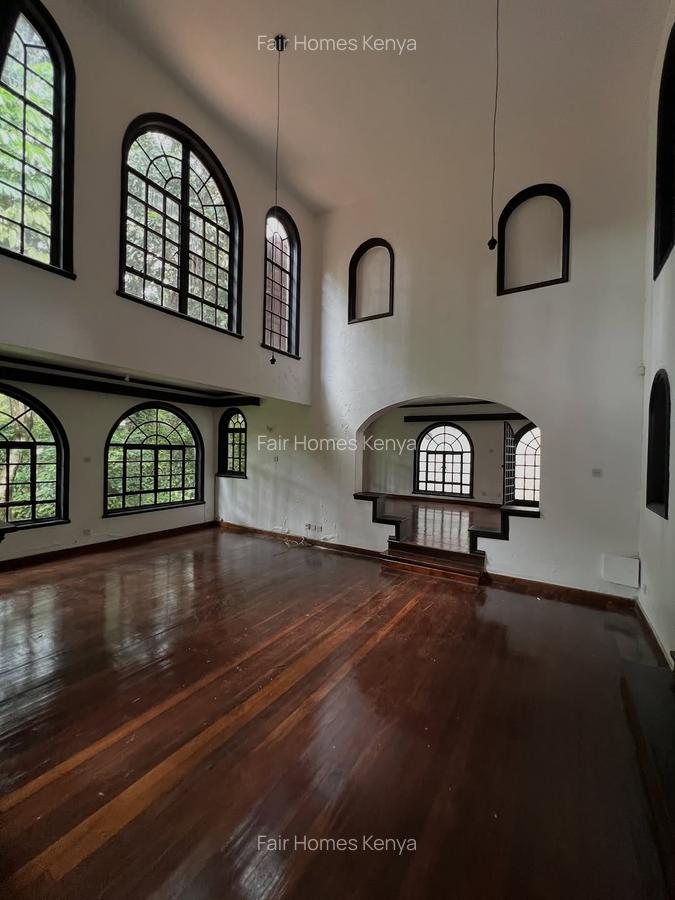 4 Bed Townhouse with En Suite at Riverside Drive - 5