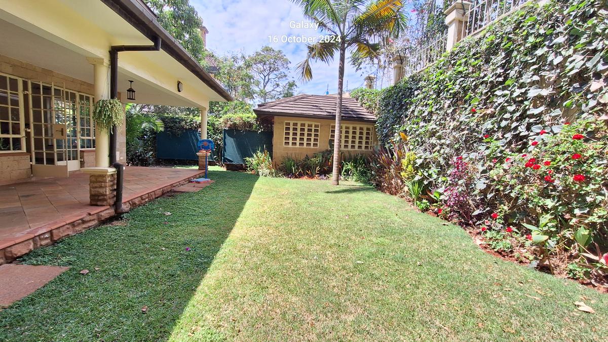 5 Bed Townhouse with En Suite in Lavington - 2