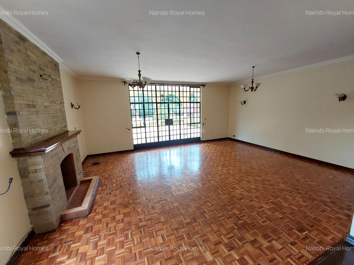 4 Bed House with En Suite at Acacia Drive - 20