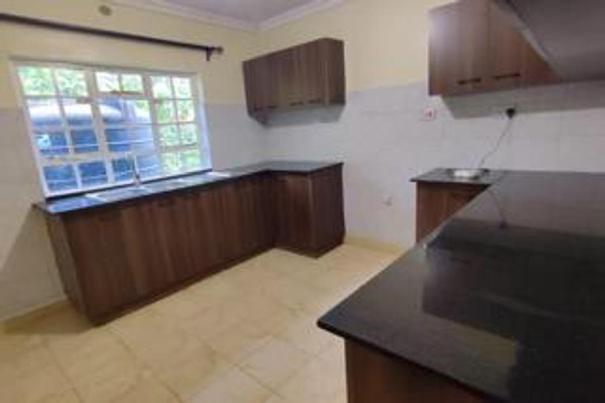 1 Bed House with En Suite at Loresho - 7