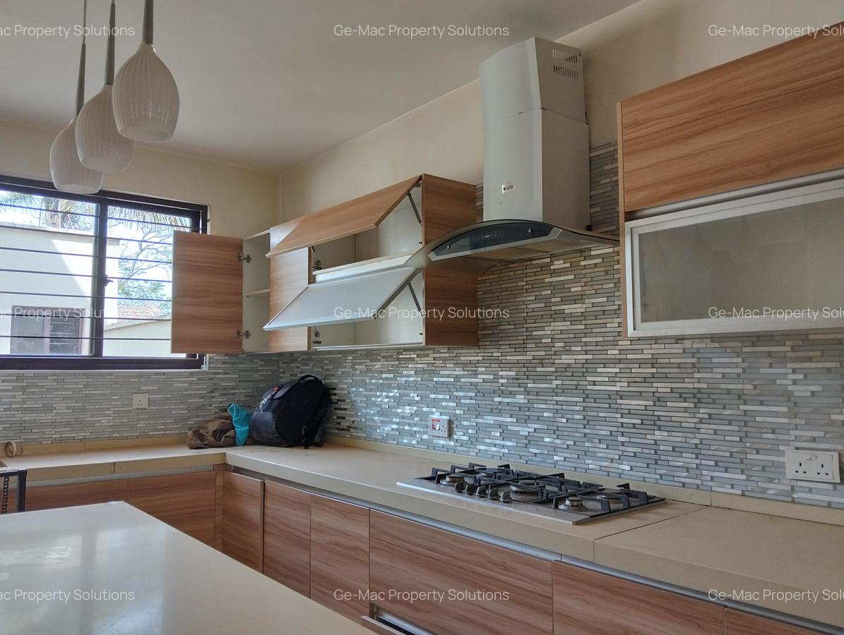 5 Bed House in Lavington - 6