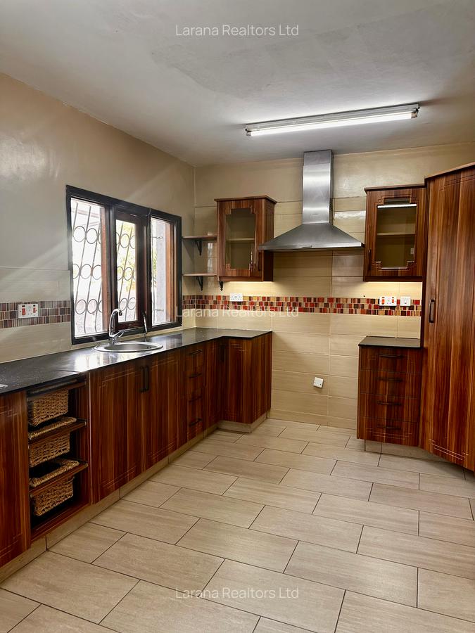 4 Bed Townhouse with Staff Quarters at Ole Dume Rd - 5