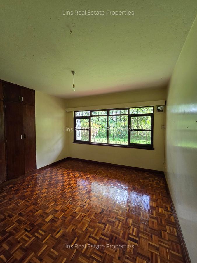 4 Bed House with En Suite in Runda - 12