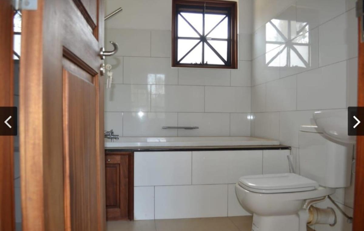 5 Bed Townhouse with En Suite at Karen - 9