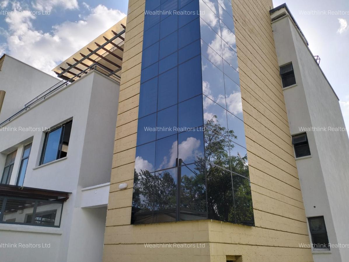 4 Bed Townhouse with En Suite at Lavington - 2