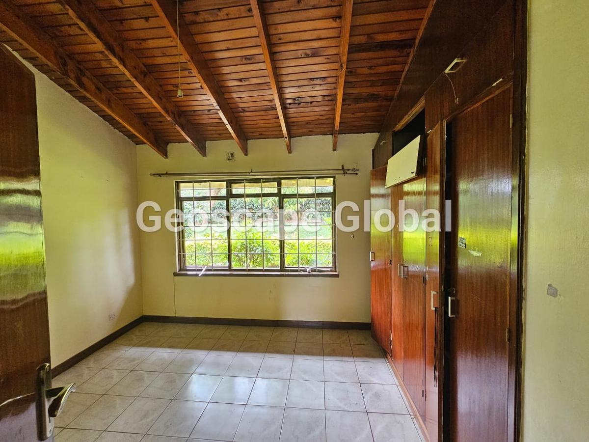 4 Bed House with En Suite in Runda - 12