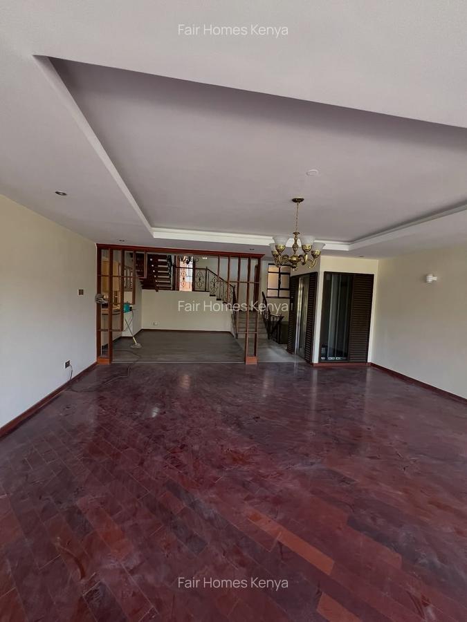 5 Bed Townhouse with En Suite at Lavington Green - 6