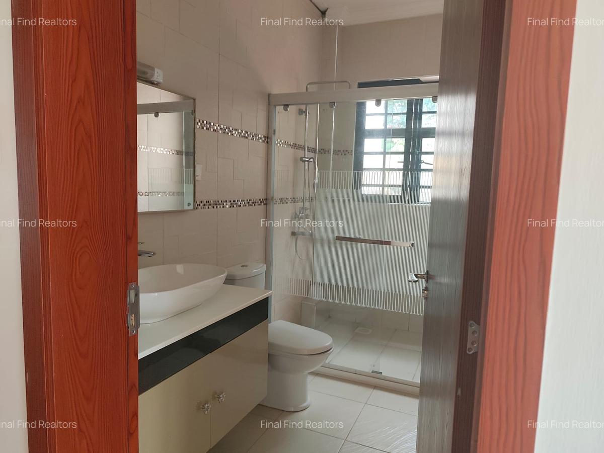 4 Bed Townhouse with En Suite in Runda - 19