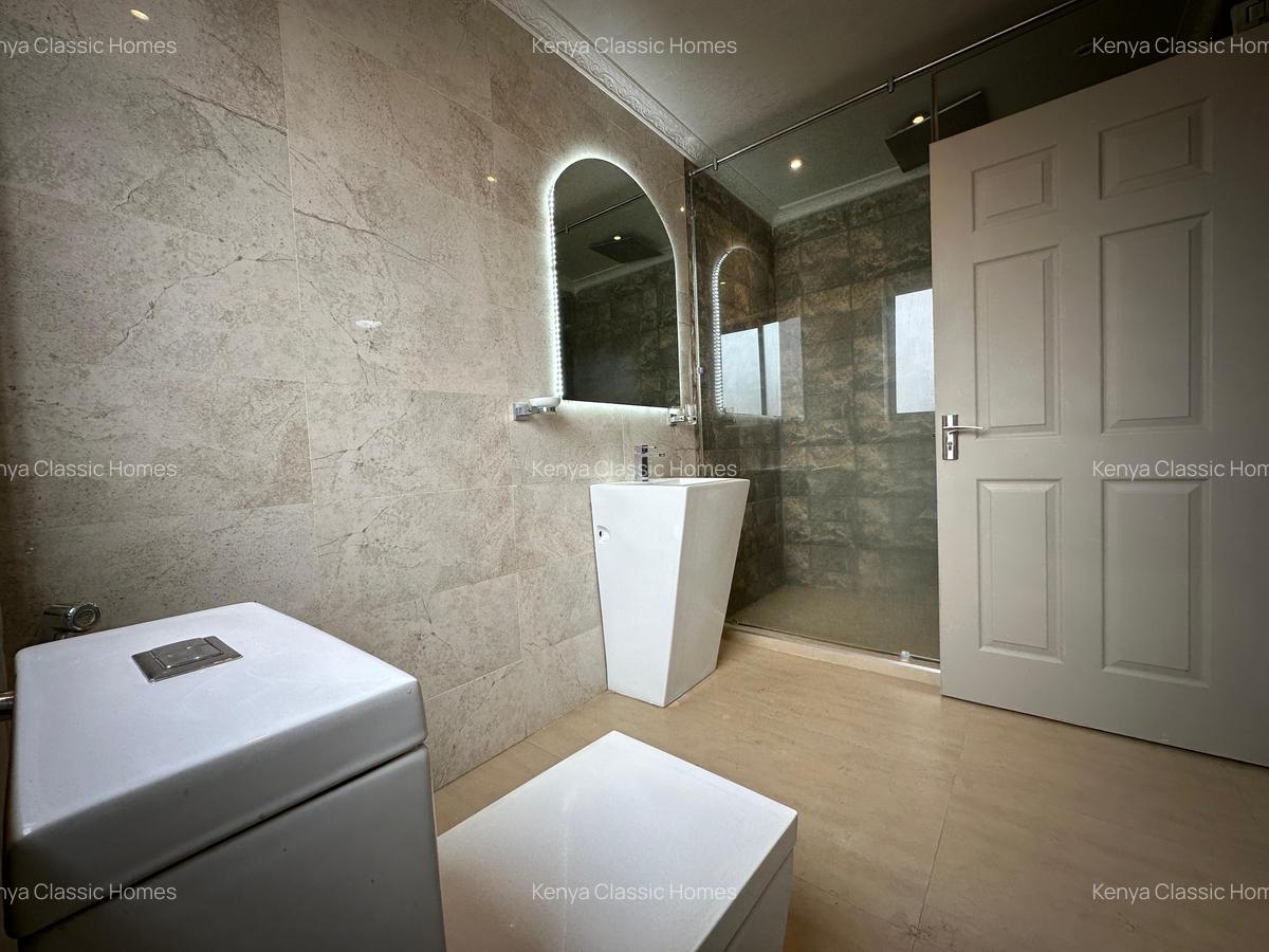 3 Bed Apartment with En Suite at Lavington - 16