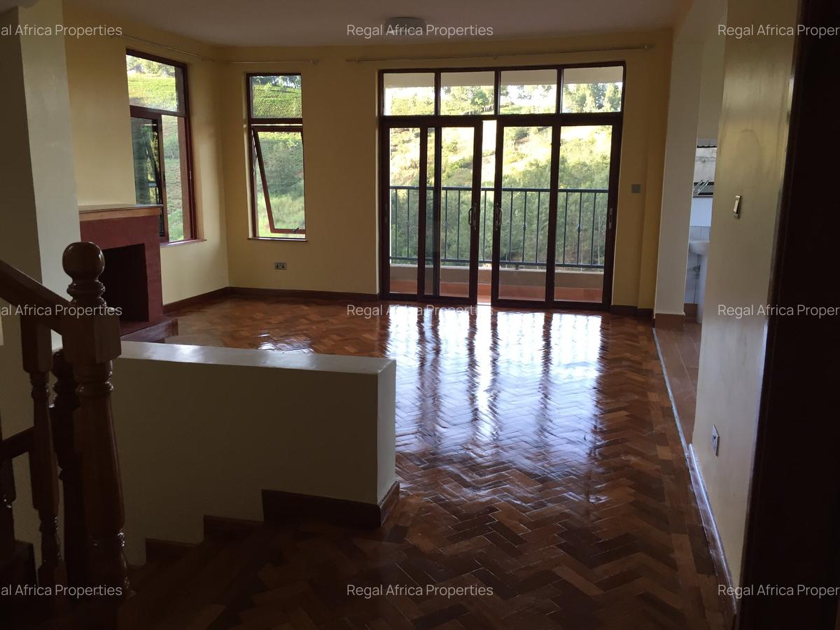 7 Bed House with En Suite in Redhill - 14