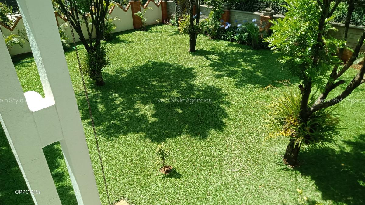 6 Bed House with En Suite in Runda - 3